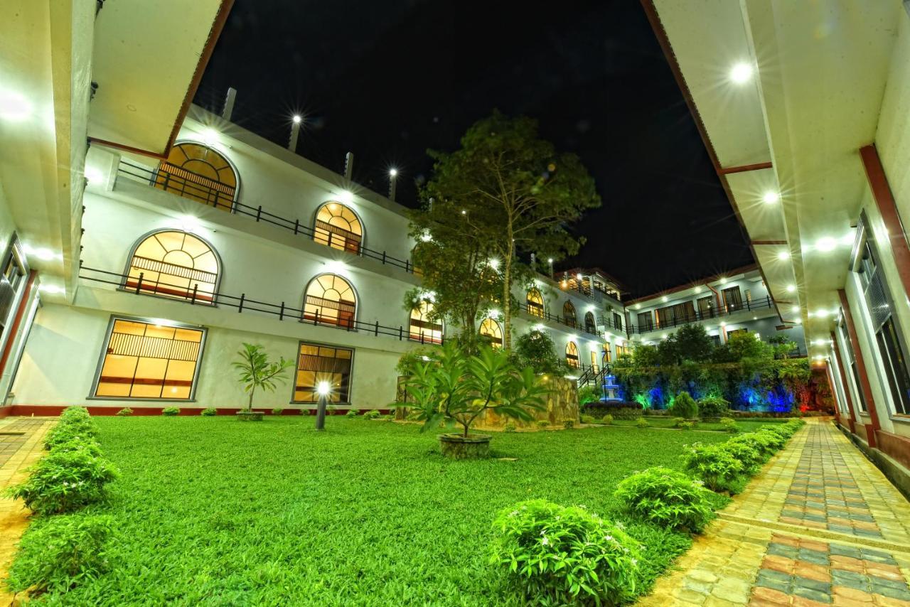 Centauria Wild Hotel Udawalawe Exterior photo