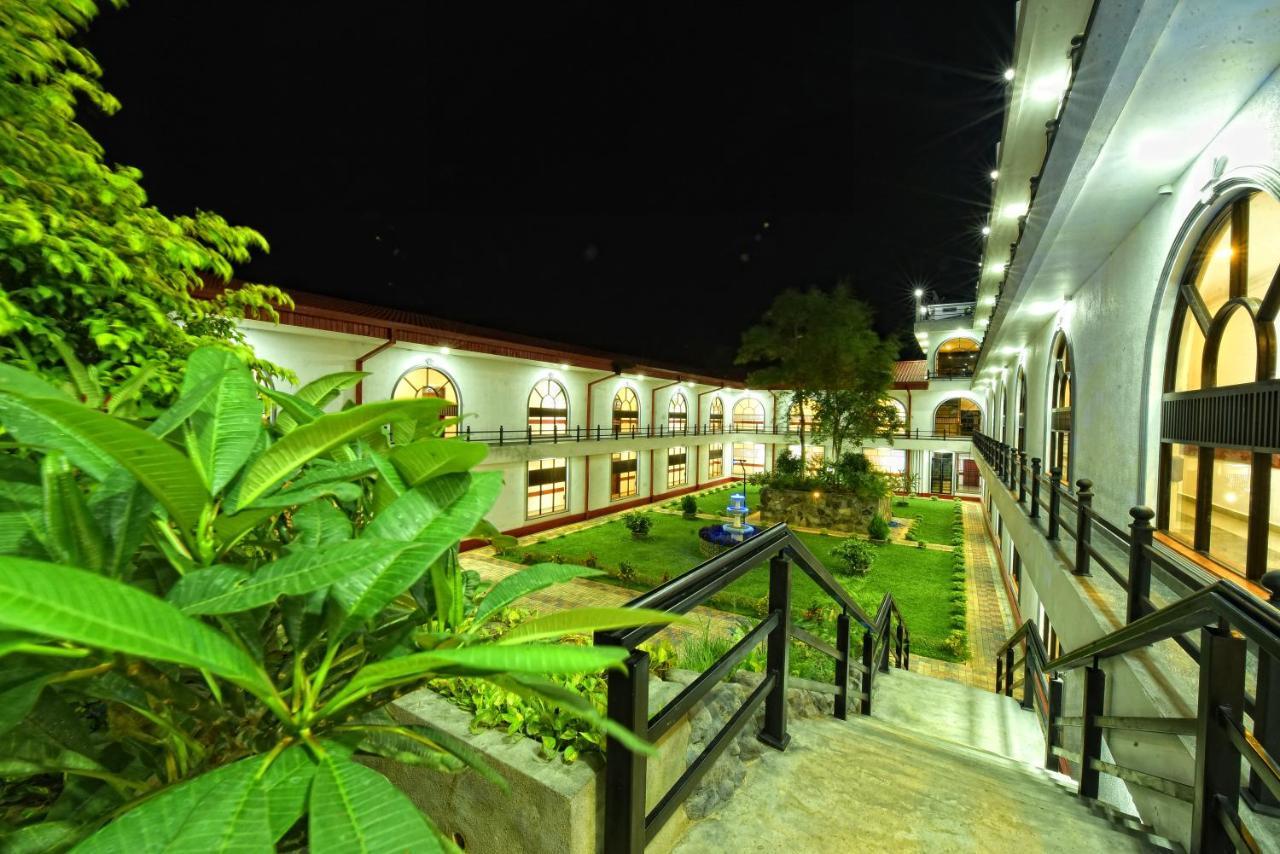 Centauria Wild Hotel Udawalawe Exterior photo