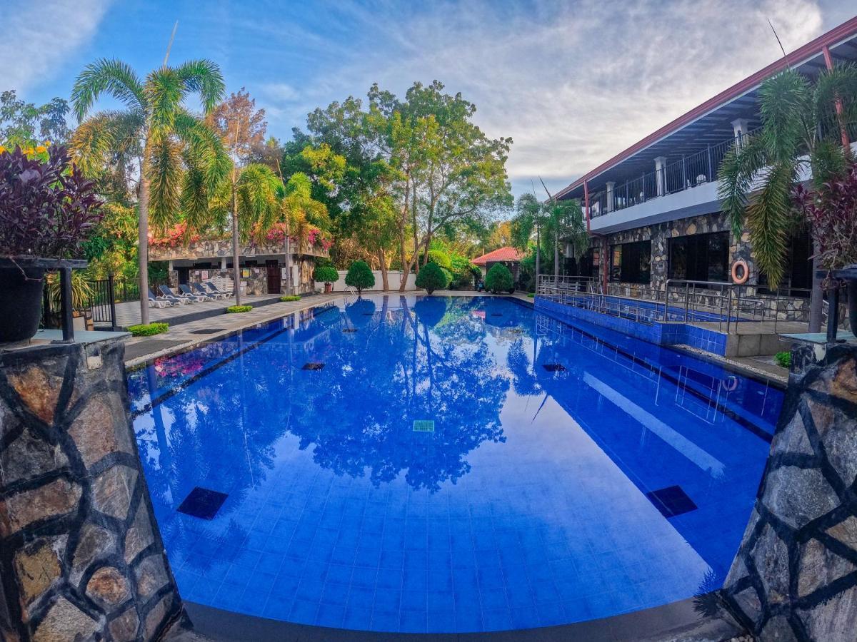 Centauria Wild Hotel Udawalawe Exterior photo