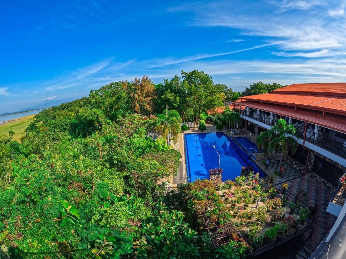Centauria Wild Hotel Udawalawe Exterior photo