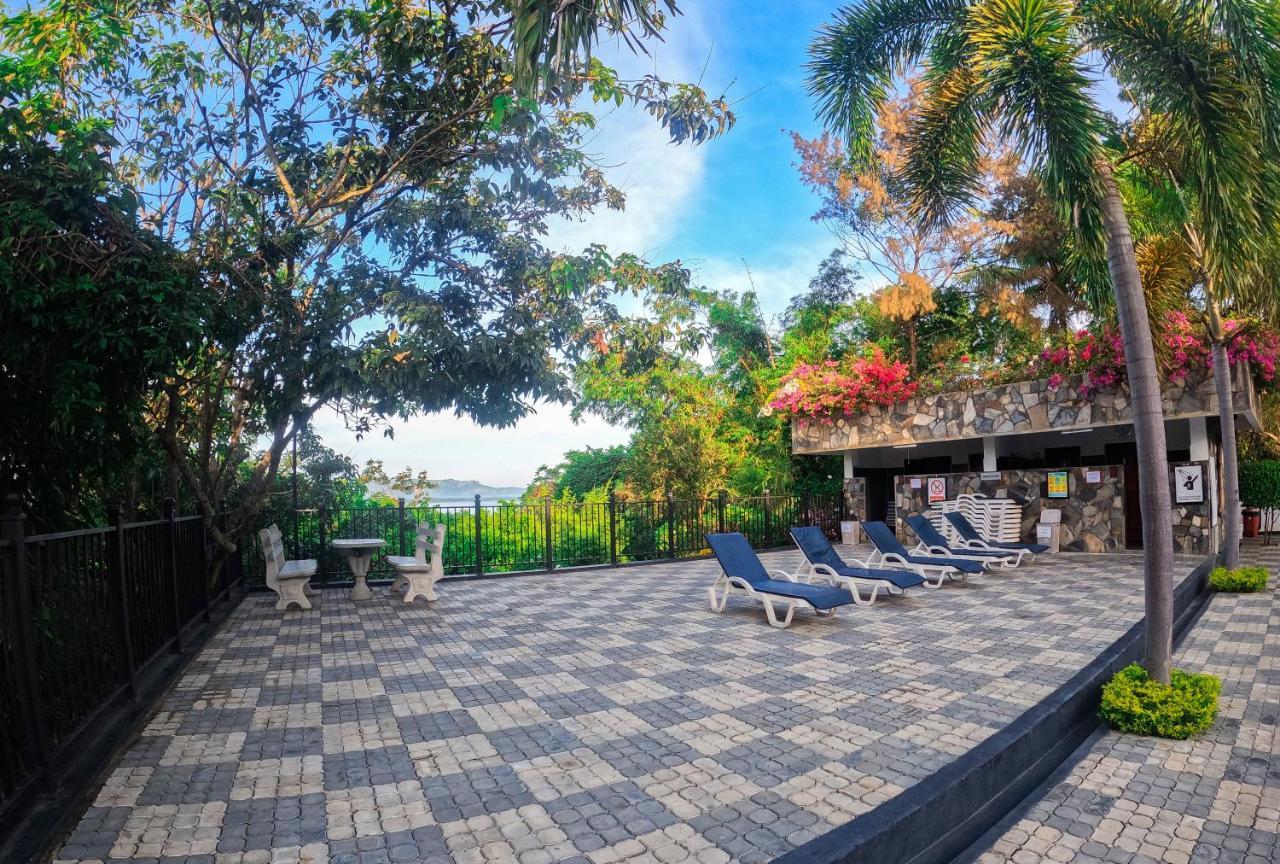 Centauria Wild Hotel Udawalawe Exterior photo