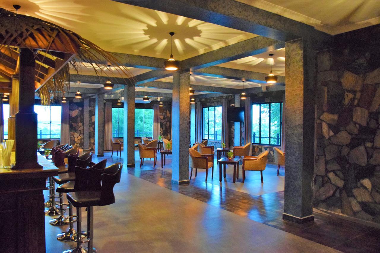Centauria Wild Hotel Udawalawe Exterior photo